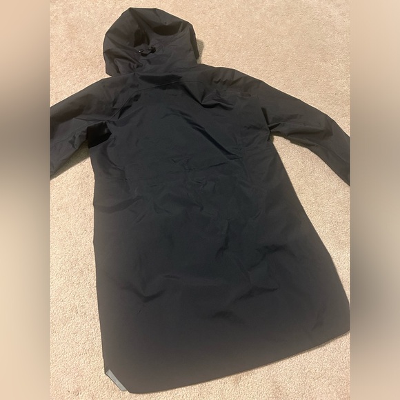 Arc’teryx Women Beta Coat Brand New - Picture 9 of 14